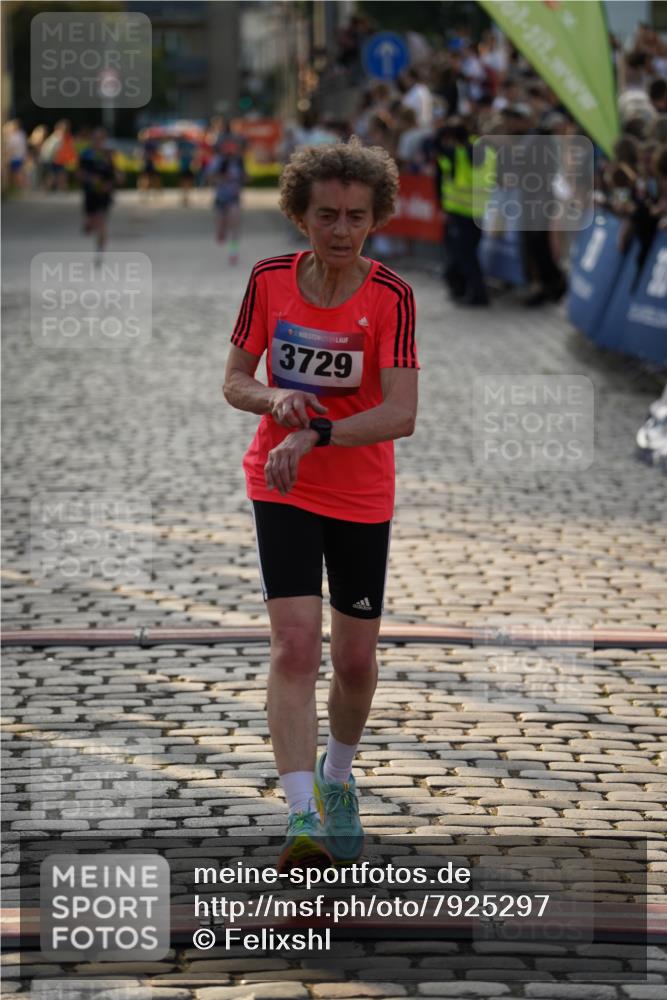 13.06.2025 - Holstenköstenlauf Felixshl http://msf.ph/oto/7925297 13.06.2025 20:07:03 Laufen 2936, 3729 meine-sportfotos.de