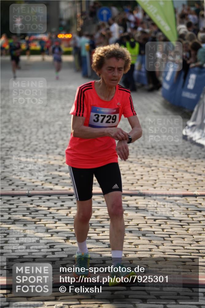 13.06.2025 - Holstenköstenlauf Felixshl http://msf.ph/oto/7925301 13.06.2025 20:07:03 Laufen 2936, 3729 meine-sportfotos.de