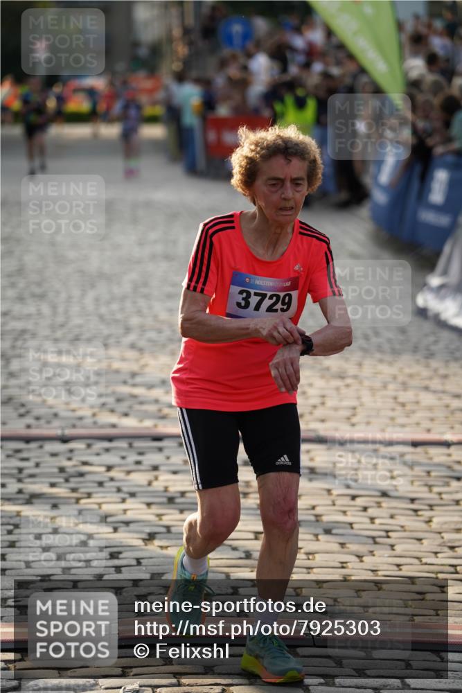 13.06.2025 - Holstenköstenlauf Felixshl http://msf.ph/oto/7925303 13.06.2025 20:07:03 Laufen 2936, 3729 meine-sportfotos.de