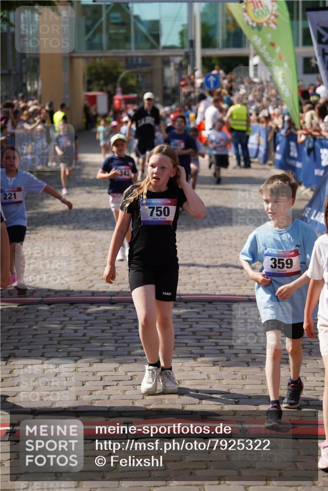 13.06.2025 - Holstenköstenlauf Felixshl http://msf.ph/oto/7925322 13.06.2025 16:23:32 Laufen 163, 221, 332, 336, 337, 359, 483, 616, 725, 750, 756, 870, 879, 988, 989, 995, 1000, 1006, 1174, 1327, 1329, 1342 meine-sportfotos.de
