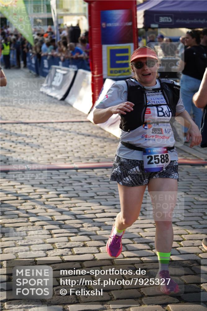 13.06.2025 - Holstenköstenlauf Felixshl http://msf.ph/oto/7925327 13.06.2025 20:07:15 Laufen 2350, 2588, 2593, 2923 meine-sportfotos.de