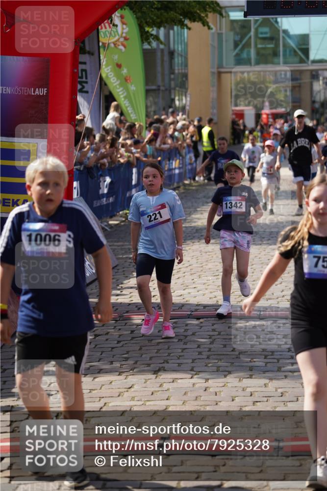 13.06.2025 - Holstenköstenlauf Felixshl http://msf.ph/oto/7925328 13.06.2025 16:23:33 Laufen 163, 221, 332, 336, 337, 359, 483, 725, 750, 756, 879, 989, 995, 1000, 1006, 1174, 1327, 1329, 1342 meine-sportfotos.de
