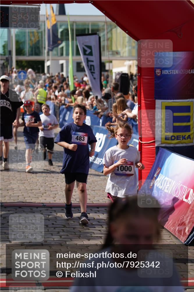 13.06.2025 - Holstenköstenlauf Felixshl http://msf.ph/oto/7925342 13.06.2025 16:23:35 Laufen 163, 221, 332, 336, 337, 483, 725, 756, 879, 989, 995, 1000, 1174, 1225, 1327, 1329, 1342 meine-sportfotos.de