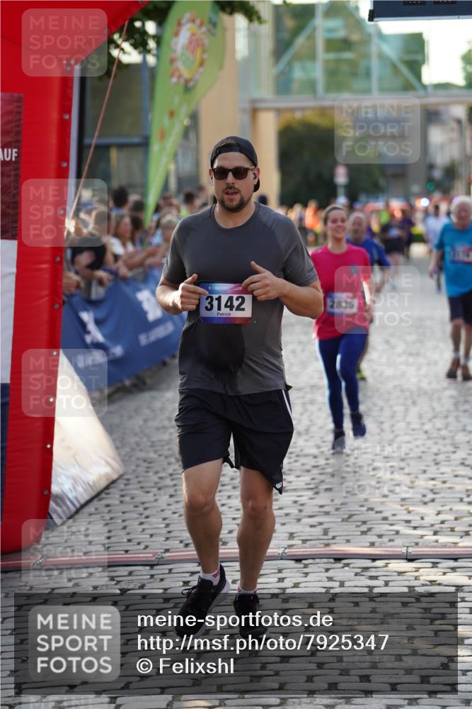 13.06.2025 - Holstenköstenlauf Felixshl http://msf.ph/oto/7925347 13.06.2025 20:07:27 Laufen 2178, 2760, 2836, 2837, 3142, 3217 meine-sportfotos.de