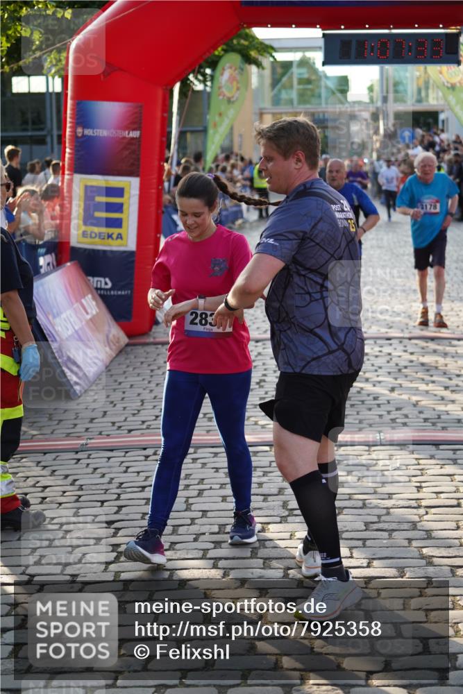 13.06.2025 - Holstenköstenlauf Felixshl http://msf.ph/oto/7925358 13.06.2025 20:07:32 Laufen 2144, 2178, 2283, 2727, 2760, 2836, 3217, 3303 meine-sportfotos.de