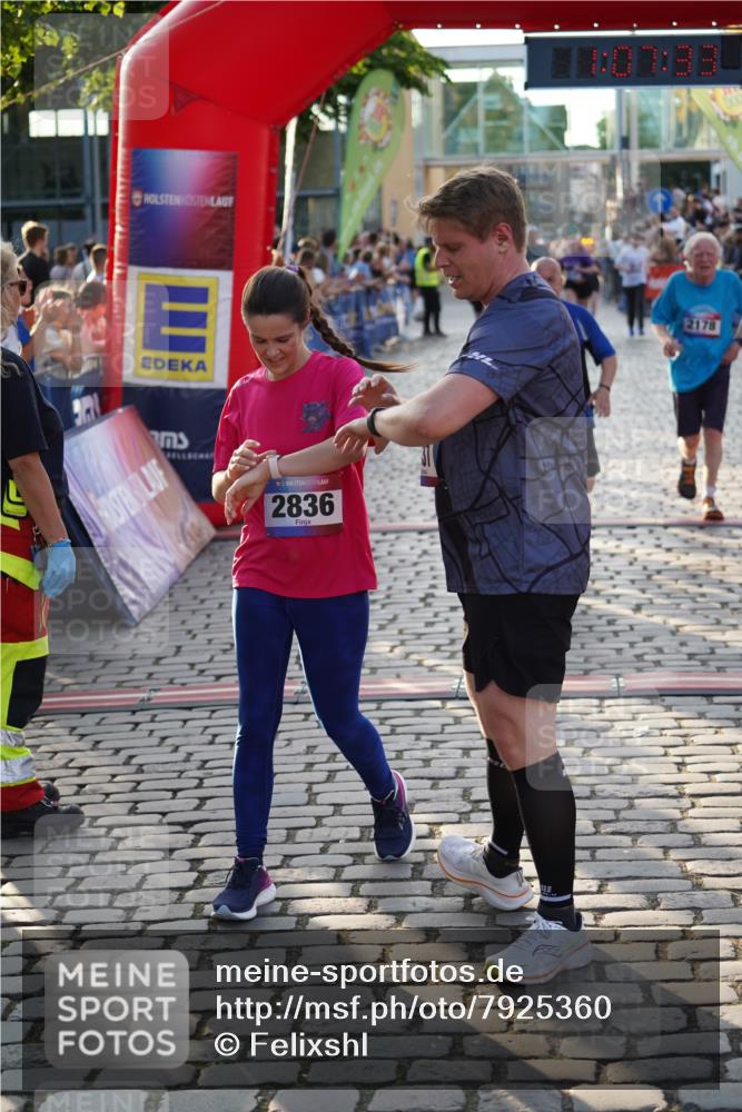 13.06.2025 - Holstenköstenlauf Felixshl http://msf.ph/oto/7925360 13.06.2025 20:07:32 Laufen 2144, 2178, 2283, 2727, 2760, 2836, 3217, 3303 meine-sportfotos.de