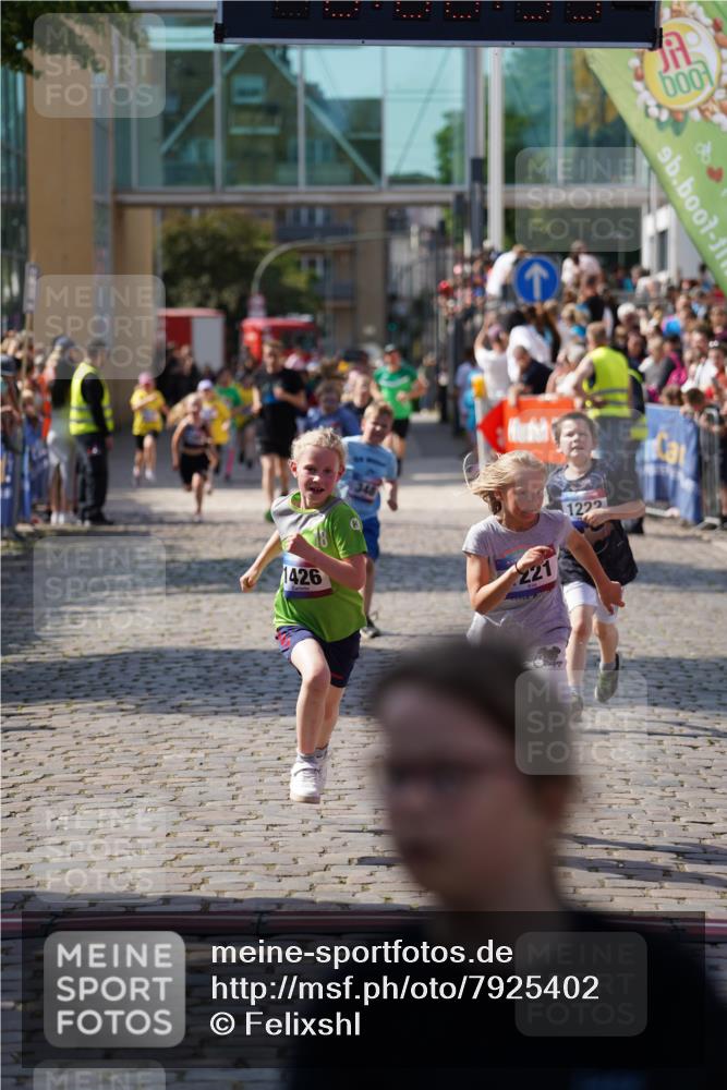 13.06.2025 - Holstenköstenlauf Felixshl http://msf.ph/oto/7925402 13.06.2025 16:23:54 Laufen 348, 490, 1071, 1221, 1222, 1343, 1426 meine-sportfotos.de