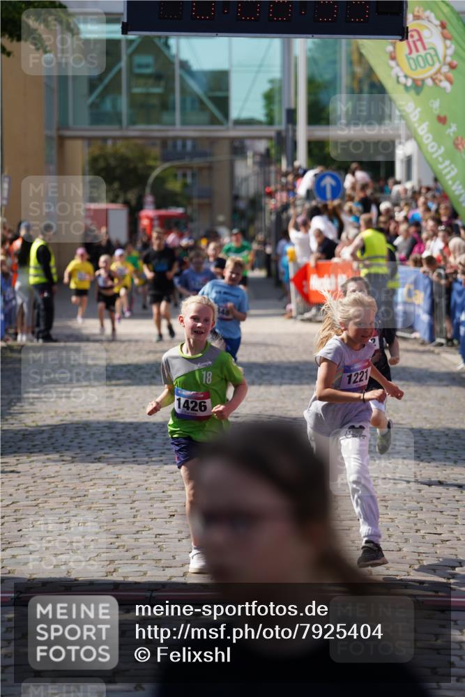 13.06.2025 - Holstenköstenlauf Felixshl http://msf.ph/oto/7925404 13.06.2025 16:23:54 Laufen 348, 490, 1071, 1221, 1222, 1343, 1426 meine-sportfotos.de