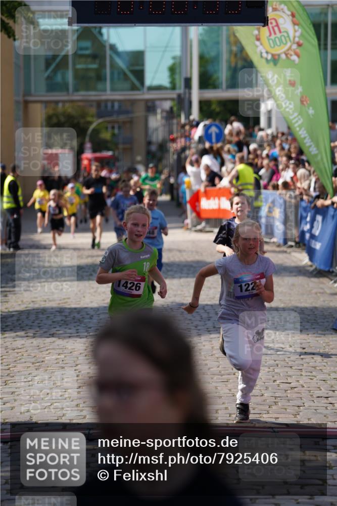 13.06.2025 - Holstenköstenlauf Felixshl http://msf.ph/oto/7925406 13.06.2025 16:23:54 Laufen 348, 490, 1071, 1221, 1222, 1343, 1426 meine-sportfotos.de