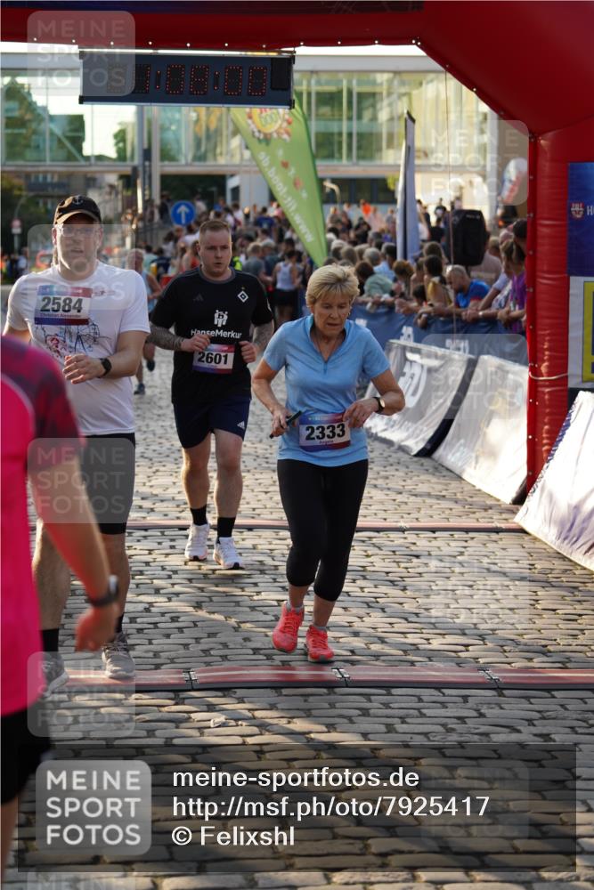 13.06.2025 - Holstenköstenlauf Felixshl http://msf.ph/oto/7925417 13.06.2025 20:07:59 Laufen 2333, 2584, 2600, 2601, 3232 meine-sportfotos.de