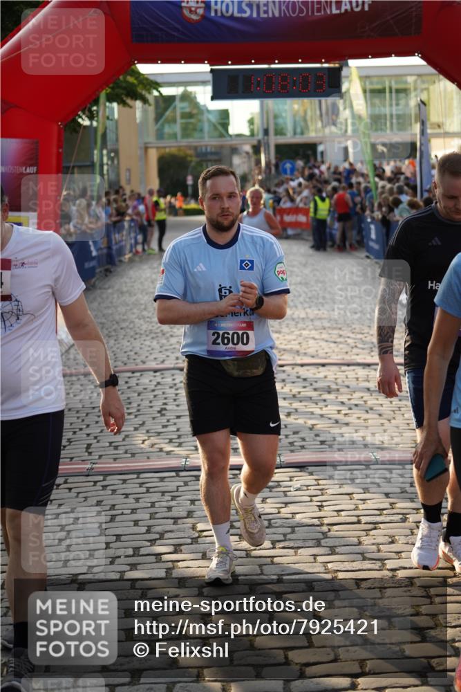 13.06.2025 - Holstenköstenlauf Felixshl http://msf.ph/oto/7925421 13.06.2025 20:08:02 Laufen 2600, 2601, 3053, 3232 meine-sportfotos.de