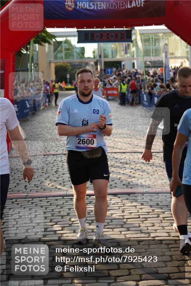 13.06.2025 - Holstenköstenlauf Felixshl http://msf.ph/oto/7925423 13.06.2025 20:08:02 Laufen 2600, 2601, 3053, 3232 meine-sportfotos.de