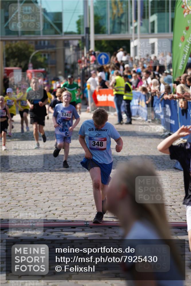 13.06.2025 - Holstenköstenlauf Felixshl http://msf.ph/oto/7925430 13.06.2025 16:23:58 Laufen 348, 478, 481, 607, 614, 1221, 1222, 1343, 1392, 1426 meine-sportfotos.de