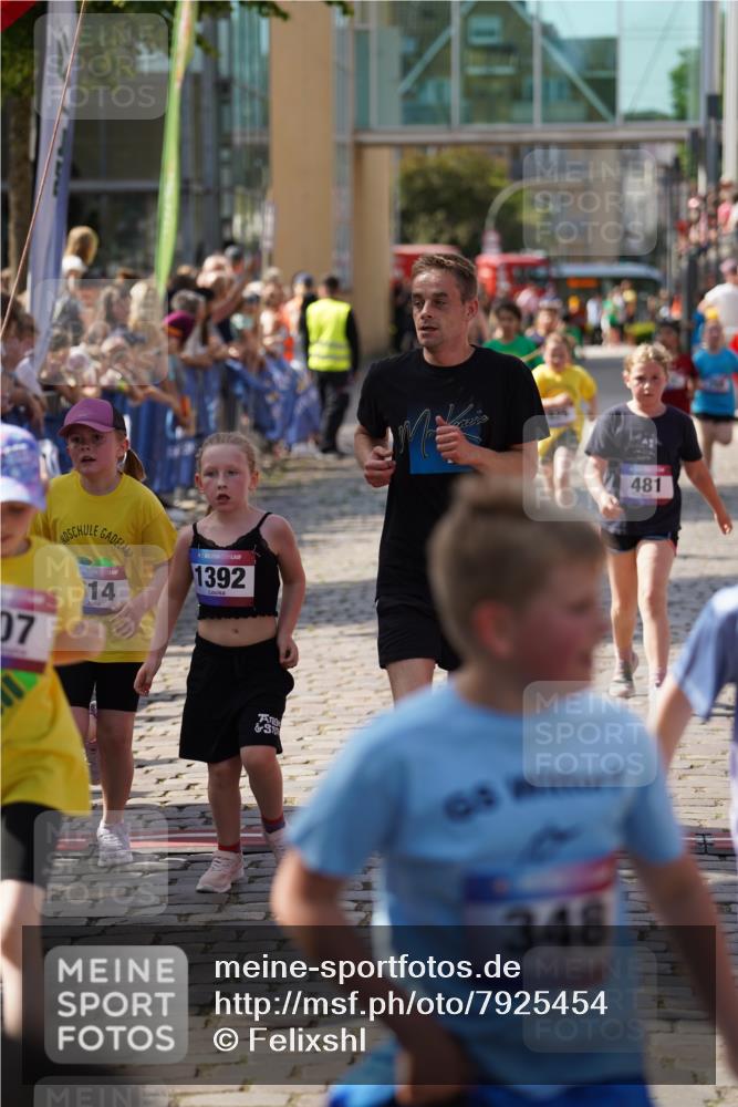 13.06.2025 - Holstenköstenlauf Felixshl http://msf.ph/oto/7925454 13.06.2025 16:24:03 Laufen 73, 348, 478, 481, 607, 614, 625, 758, 1055, 1057, 1343, 1392 meine-sportfotos.de