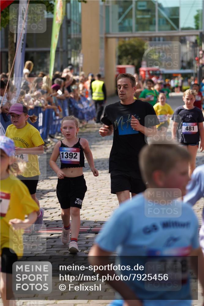 13.06.2025 - Holstenköstenlauf Felixshl http://msf.ph/oto/7925456 13.06.2025 16:24:04 Laufen 65, 73, 478, 481, 607, 614, 625, 758, 1055, 1057, 1343, 1392 meine-sportfotos.de