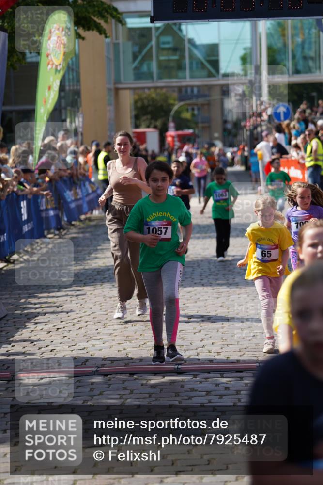 13.06.2025 - Holstenköstenlauf Felixshl http://msf.ph/oto/7925487 13.06.2025 16:24:11 Laufen 65, 73, 625, 719, 758, 1055, 1056, 1057, 1063, 1318 meine-sportfotos.de