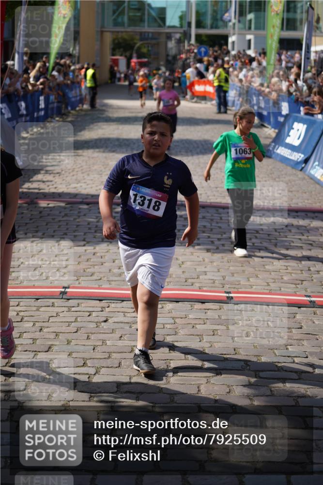 13.06.2025 - Holstenköstenlauf Felixshl http://msf.ph/oto/7925509 13.06.2025 16:24:20 Laufen 165, 719, 1056, 1063, 1318 meine-sportfotos.de