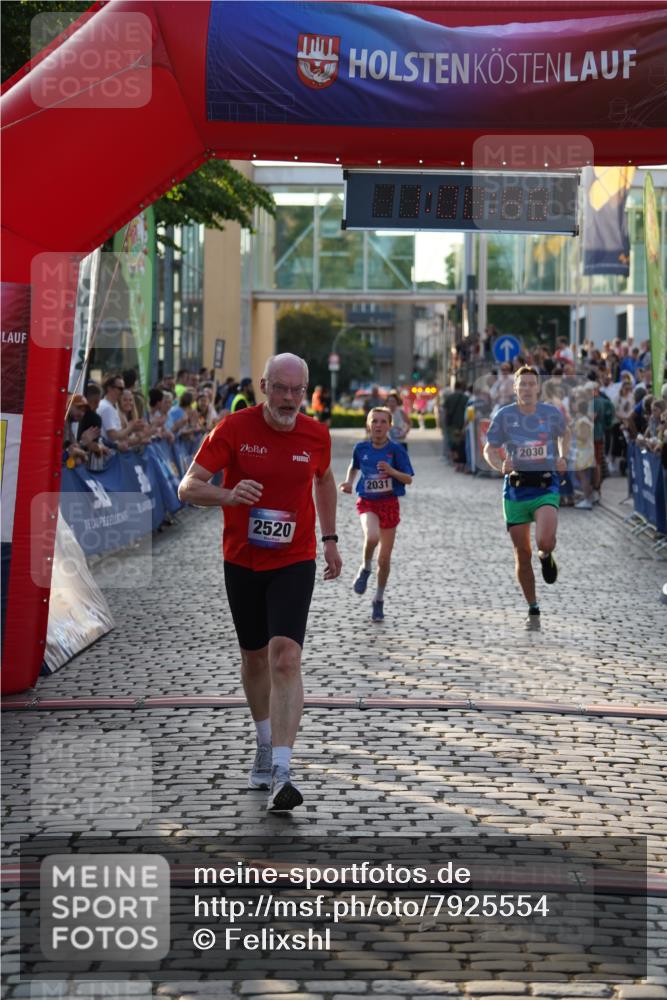 13.06.2025 - Holstenköstenlauf Felixshl http://msf.ph/oto/7925554 13.06.2025 20:08:48 Laufen 2030, 2031, 2401, 2520 meine-sportfotos.de