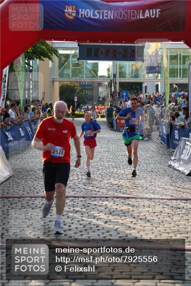 13.06.2025 - Holstenköstenlauf Felixshl http://msf.ph/oto/7925556 13.06.2025 20:08:48 Laufen 2030, 2031, 2401, 2520 meine-sportfotos.de
