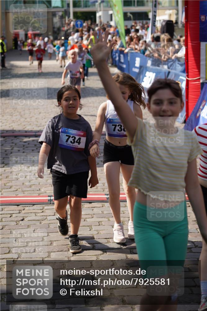 13.06.2025 - Holstenköstenlauf Felixshl http://msf.ph/oto/7925581 13.06.2025 16:24:42 Laufen 734, 738, 986, 1053, 1856, 1880 meine-sportfotos.de