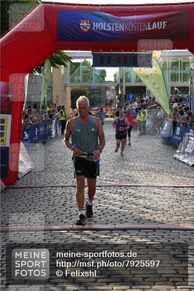 13.06.2025 - Holstenköstenlauf Felixshl http://msf.ph/oto/7925597 13.06.2025 20:09:11 Laufen 2070, 2185, 2212, 2402, 3735 meine-sportfotos.de