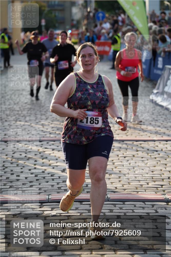 13.06.2025 - Holstenköstenlauf Felixshl http://msf.ph/oto/7925609 13.06.2025 20:09:15 Laufen 2070, 2185, 2212, 2240, 2242, 2402, 2805 meine-sportfotos.de