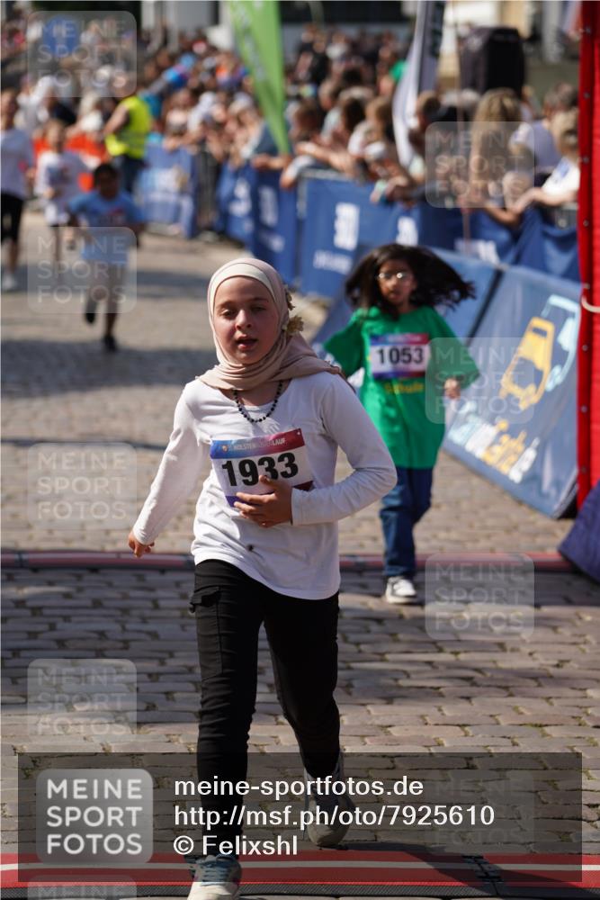 13.06.2025 - Holstenköstenlauf Felixshl http://msf.ph/oto/7925610 13.06.2025 16:24:49 Laufen 9, 331, 740, 755, 1053, 1181, 1231, 1232 meine-sportfotos.de