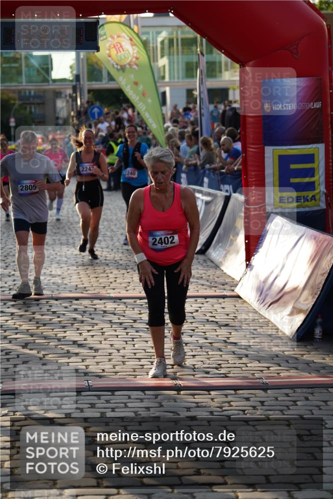 13.06.2025 - Holstenköstenlauf Felixshl http://msf.ph/oto/7925625 13.06.2025 20:09:20 Laufen 2070, 2212, 2240, 2242, 2402, 2805, 3176, 3179 meine-sportfotos.de