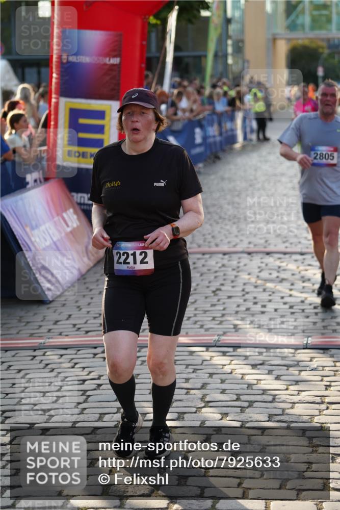 13.06.2025 - Holstenköstenlauf Felixshl http://msf.ph/oto/7925633 13.06.2025 20:09:21 Laufen 2212, 2240, 2242, 2805, 3176, 3179 meine-sportfotos.de