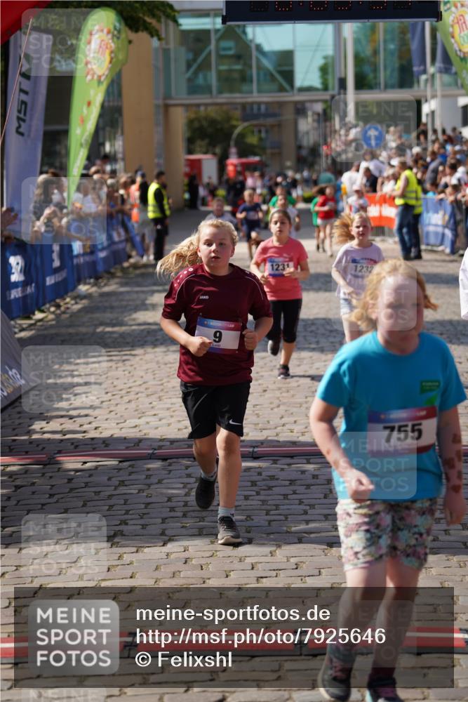 13.06.2025 - Holstenköstenlauf Felixshl http://msf.ph/oto/7925646 13.06.2025 16:24:56 Laufen 9, 85, 331, 338, 740, 755, 873, 1231, 1232, 1332 meine-sportfotos.de