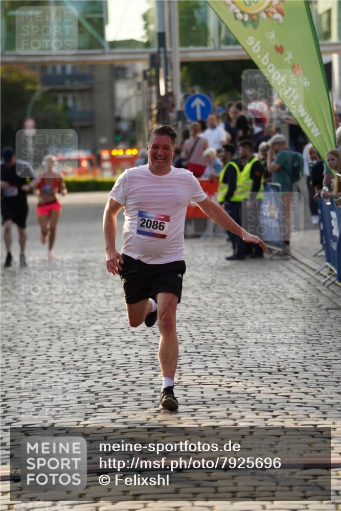 13.06.2025 - Holstenköstenlauf Felixshl http://msf.ph/oto/7925696 13.06.2025 20:09:57 Laufen 2086, 3143 meine-sportfotos.de