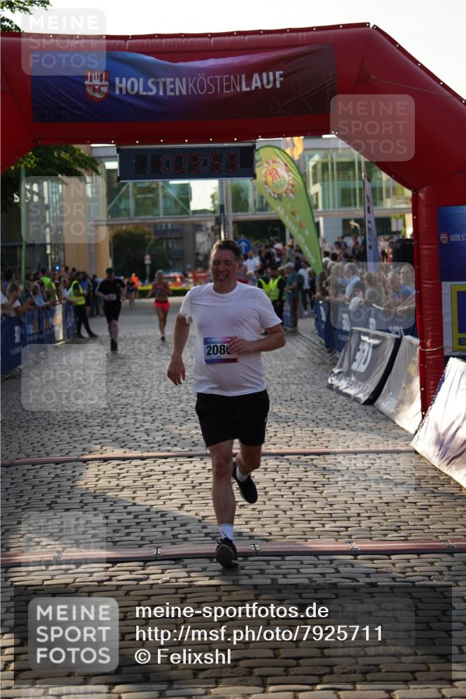 13.06.2025 - Holstenköstenlauf Felixshl http://msf.ph/oto/7925711 13.06.2025 20:09:58 Laufen 2086, 2182, 3143 meine-sportfotos.de