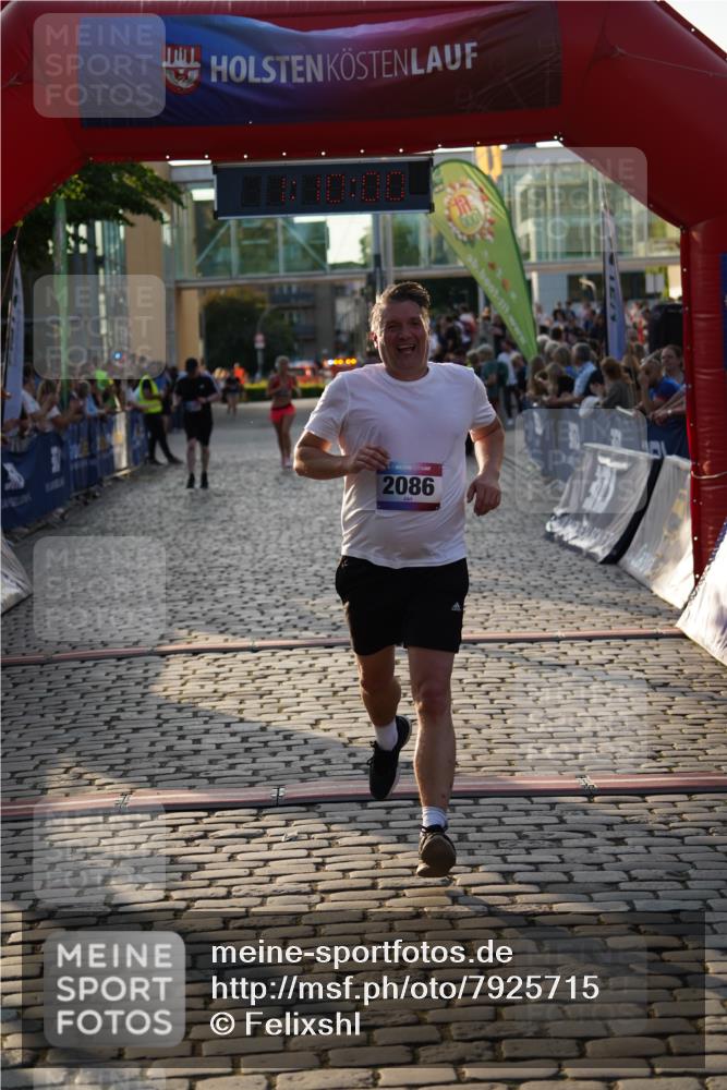 13.06.2025 - Holstenköstenlauf Felixshl http://msf.ph/oto/7925715 13.06.2025 20:09:59 Laufen 2086, 2182, 3143 meine-sportfotos.de