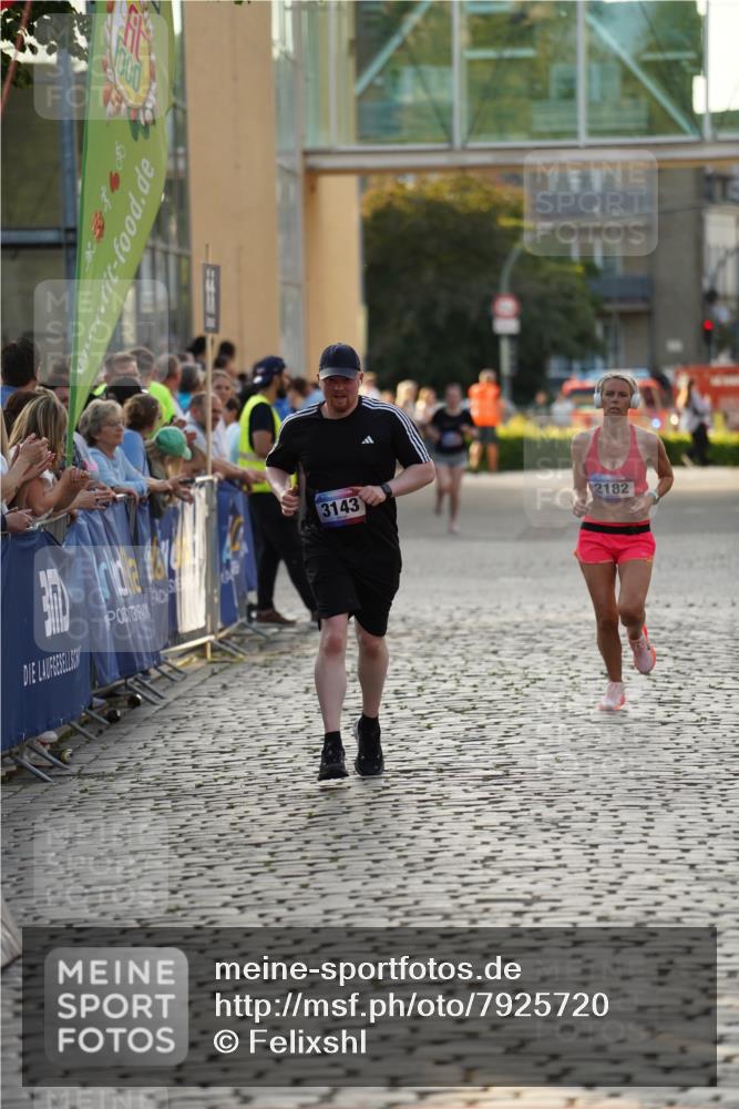 13.06.2025 - Holstenköstenlauf Felixshl http://msf.ph/oto/7925720 13.06.2025 20:10:01 Laufen 2086, 2182, 3143 meine-sportfotos.de