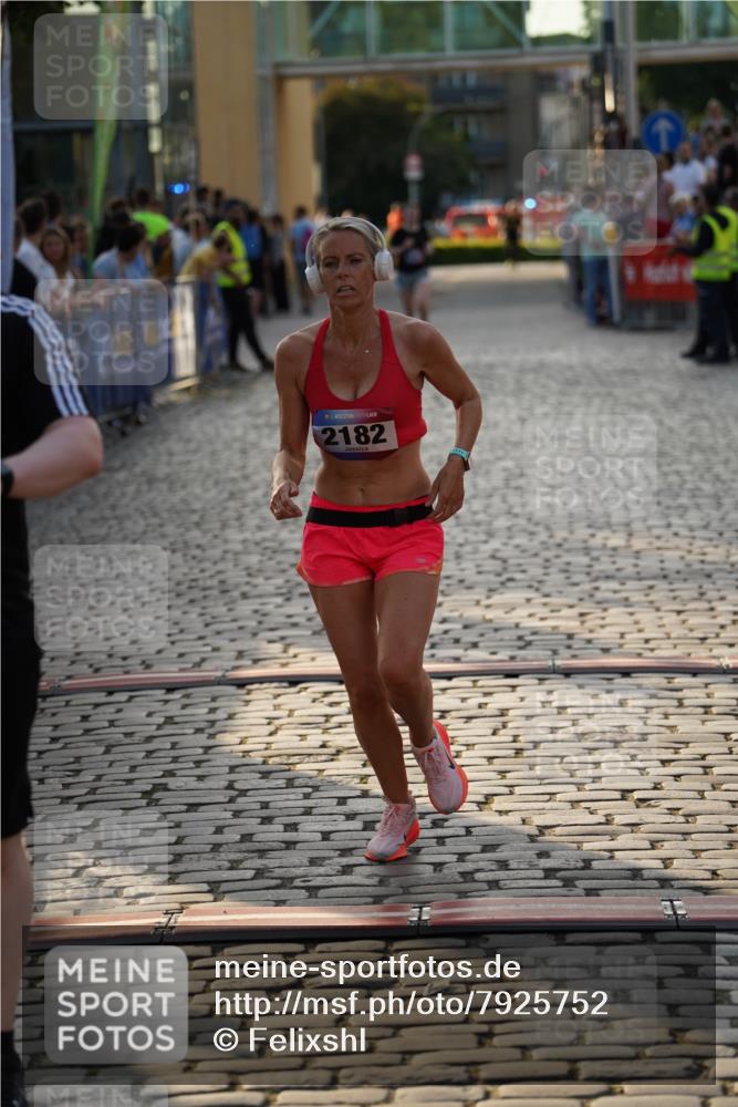 13.06.2025 - Holstenköstenlauf Felixshl http://msf.ph/oto/7925752 13.06.2025 20:10:08 Laufen 2182, 2441, 3143 meine-sportfotos.de