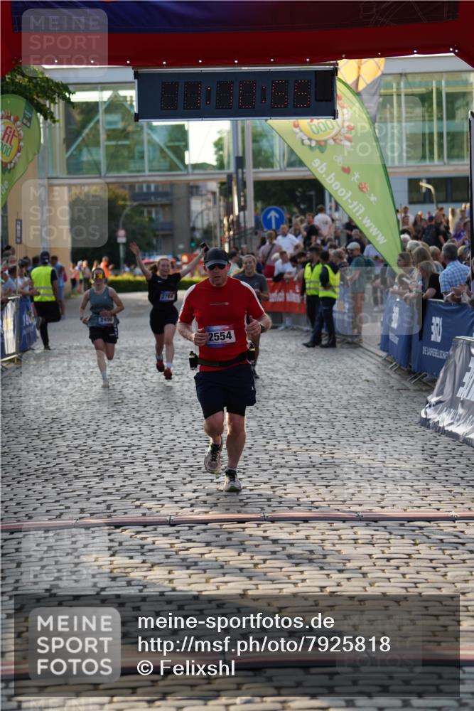 13.06.2025 - Holstenköstenlauf Felixshl http://msf.ph/oto/7925818 13.06.2025 20:10:54 Laufen 2490, 2554, 2764 meine-sportfotos.de