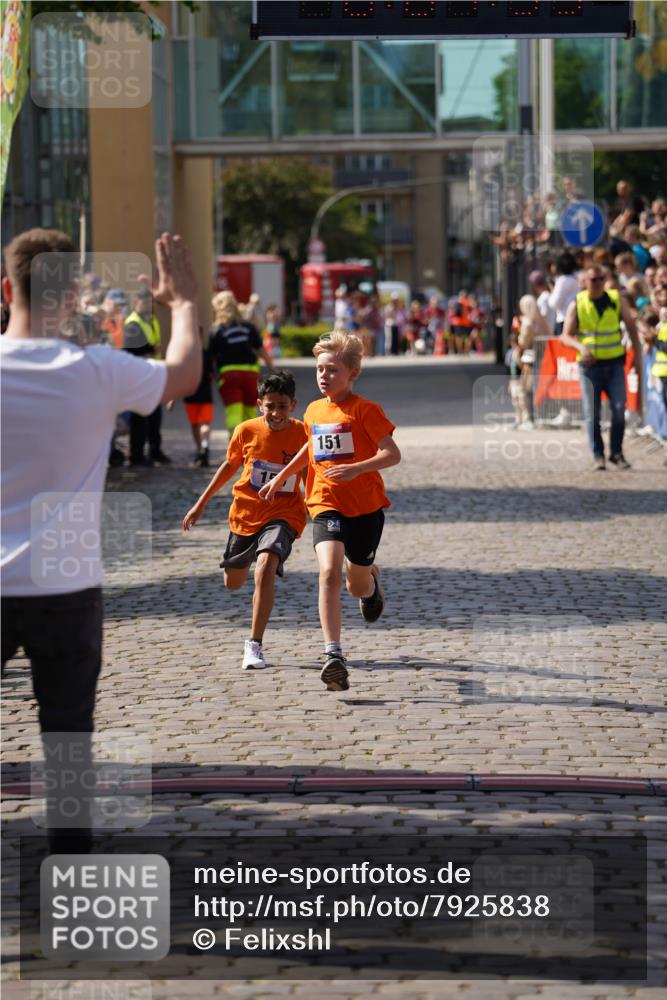 13.06.2025 - Holstenköstenlauf Felixshl http://msf.ph/oto/7925838 13.06.2025 16:35:08 Laufen 150, 151 meine-sportfotos.de