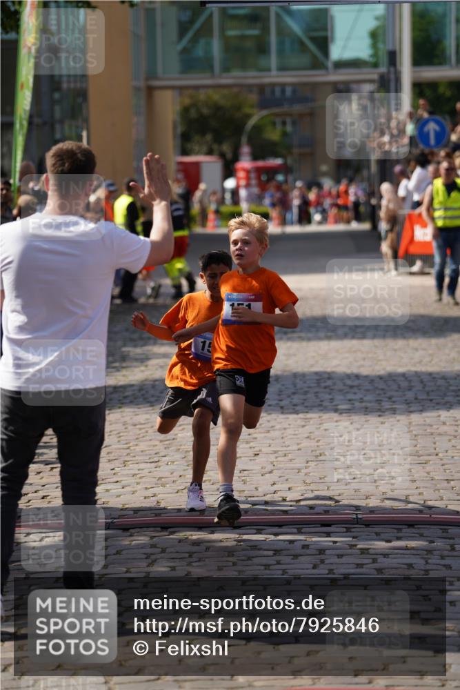 13.06.2025 - Holstenköstenlauf Felixshl http://msf.ph/oto/7925846 13.06.2025 16:35:08 Laufen 150, 151 meine-sportfotos.de
