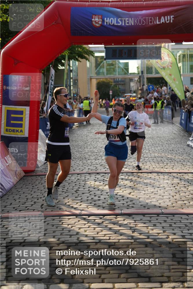 13.06.2025 - Holstenköstenlauf Felixshl http://msf.ph/oto/7925861 13.06.2025 20:11:32 Laufen 2366, 3701, 3702, 3941 meine-sportfotos.de