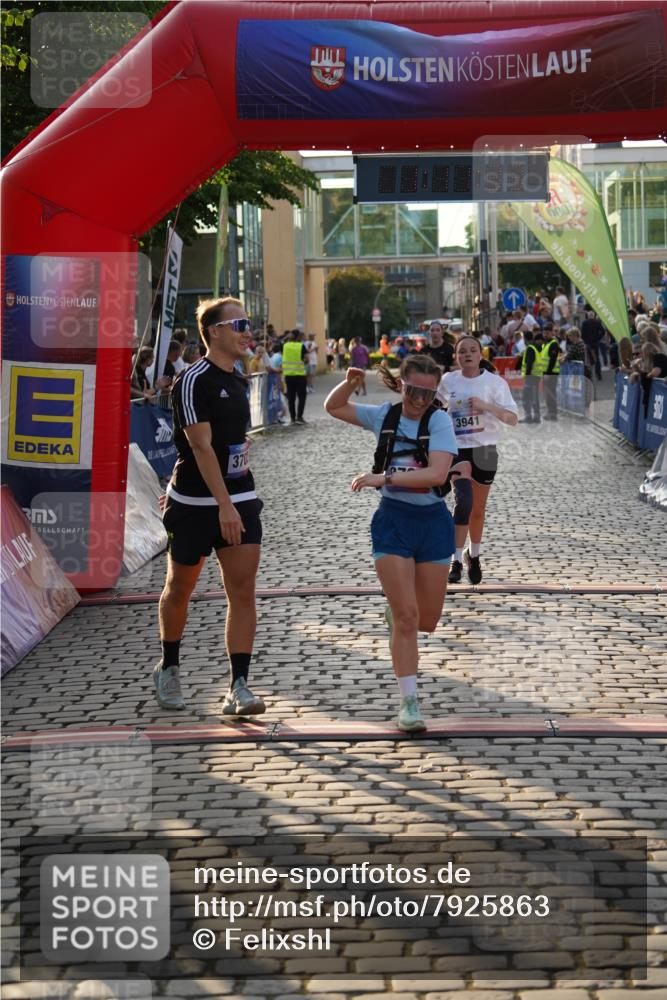 13.06.2025 - Holstenköstenlauf Felixshl http://msf.ph/oto/7925863 13.06.2025 20:11:32 Laufen 2366, 3701, 3702, 3941 meine-sportfotos.de