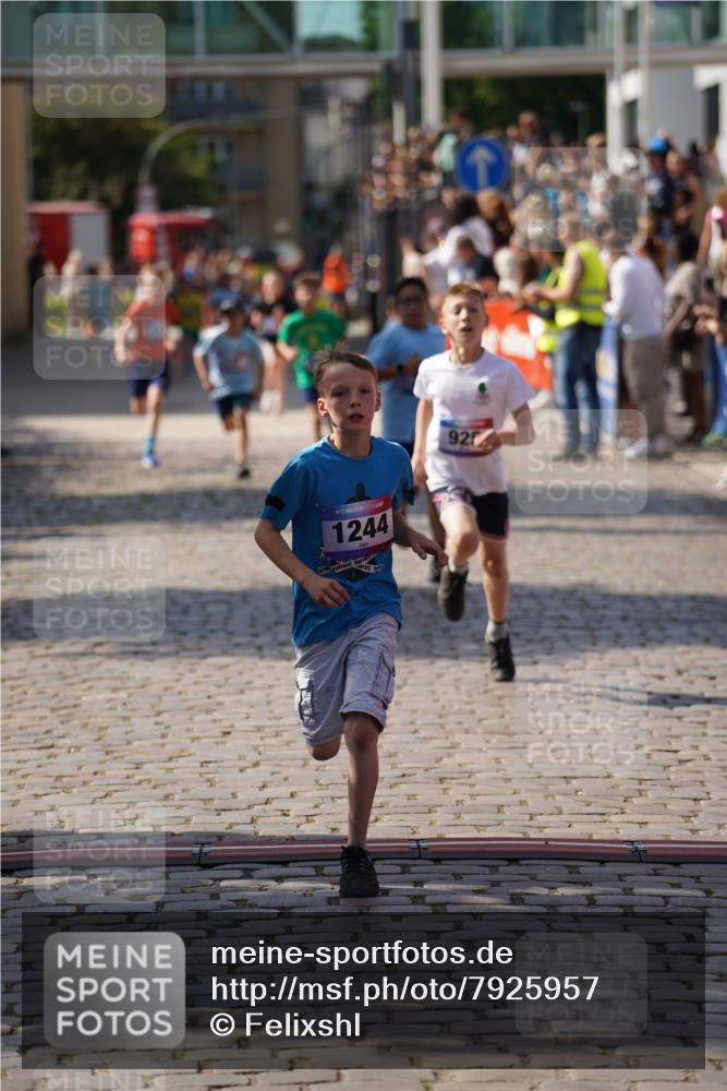 13.06.2025 - Holstenköstenlauf Felixshl http://msf.ph/oto/7925957 13.06.2025 16:35:48 Laufen 147, 235, 392, 925, 1095, 1244, 1429 meine-sportfotos.de