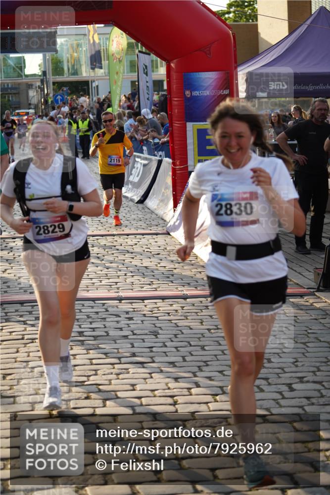 13.06.2025 - Holstenköstenlauf Felixshl http://msf.ph/oto/7925962 13.06.2025 20:12:13 Laufen 2001, 2119, 2271, 2829, 2830, 3061 meine-sportfotos.de