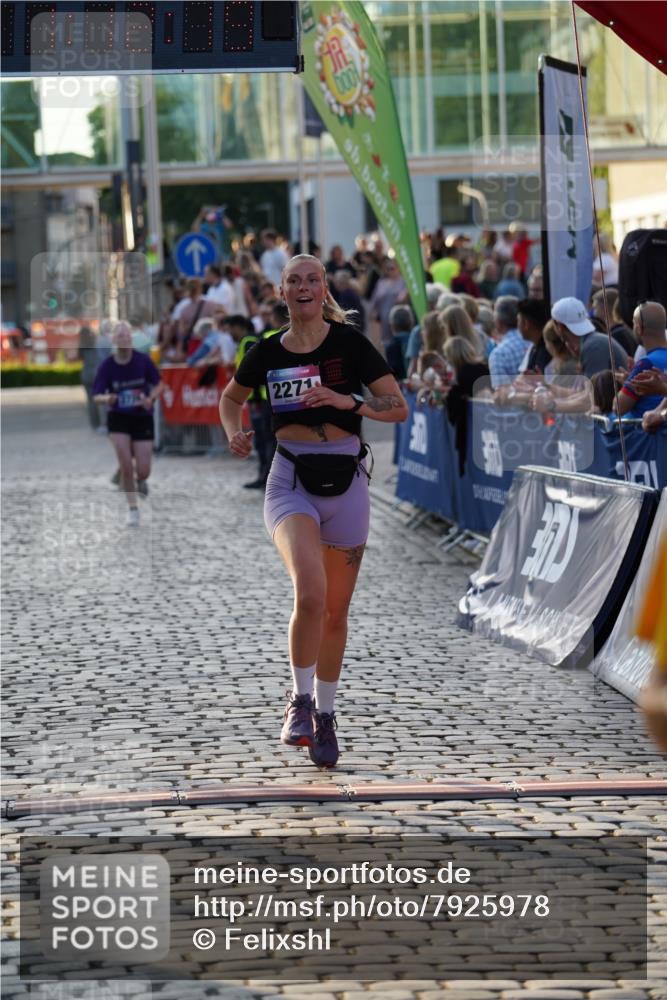 13.06.2025 - Holstenköstenlauf Felixshl http://msf.ph/oto/7925978 13.06.2025 20:12:18 Laufen 2271, 2726 meine-sportfotos.de
