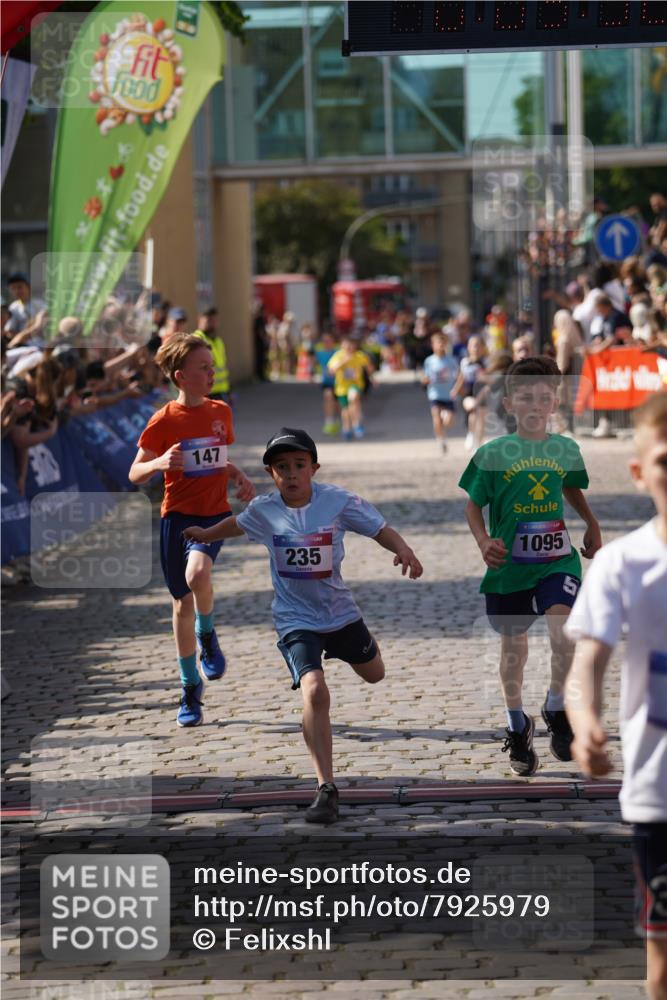 13.06.2025 - Holstenköstenlauf Felixshl http://msf.ph/oto/7925979 13.06.2025 16:35:52 Laufen 82, 147, 235, 383, 392, 653, 792, 925, 1095, 1244, 1429 meine-sportfotos.de