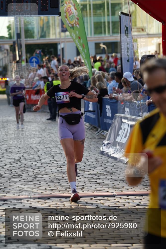 13.06.2025 - Holstenköstenlauf Felixshl http://msf.ph/oto/7925980 13.06.2025 20:12:18 Laufen 2271, 2726 meine-sportfotos.de
