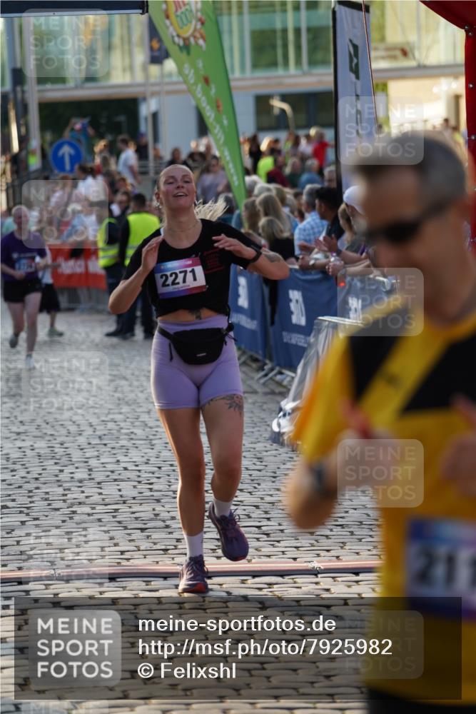 13.06.2025 - Holstenköstenlauf Felixshl http://msf.ph/oto/7925982 13.06.2025 20:12:18 Laufen 2271, 2726 meine-sportfotos.de
