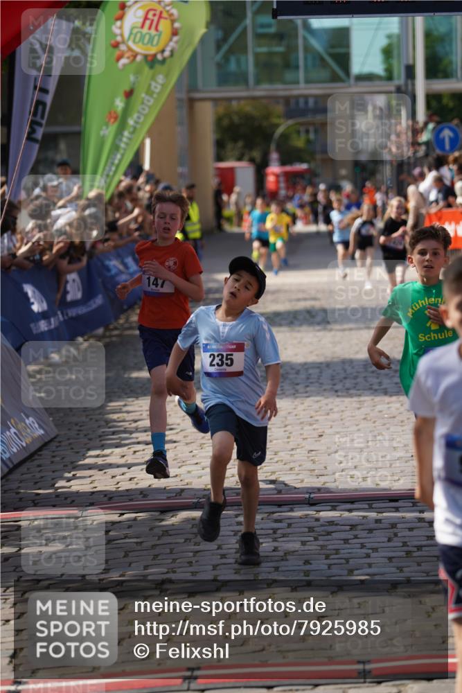 13.06.2025 - Holstenköstenlauf Felixshl http://msf.ph/oto/7925985 13.06.2025 16:35:52 Laufen 82, 147, 235, 383, 392, 653, 792, 925, 1095, 1244, 1429 meine-sportfotos.de