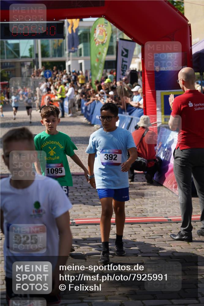 13.06.2025 - Holstenköstenlauf Felixshl http://msf.ph/oto/7925991 13.06.2025 16:35:54 Laufen 82, 147, 235, 383, 392, 653, 792, 1095, 1429 meine-sportfotos.de