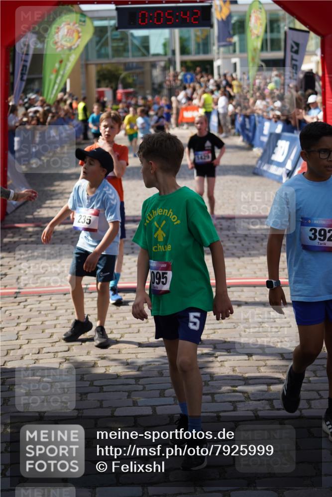 13.06.2025 - Holstenköstenlauf Felixshl http://msf.ph/oto/7925999 13.06.2025 16:35:56 Laufen 82, 147, 235, 383, 518, 653, 792, 1095, 1429 meine-sportfotos.de