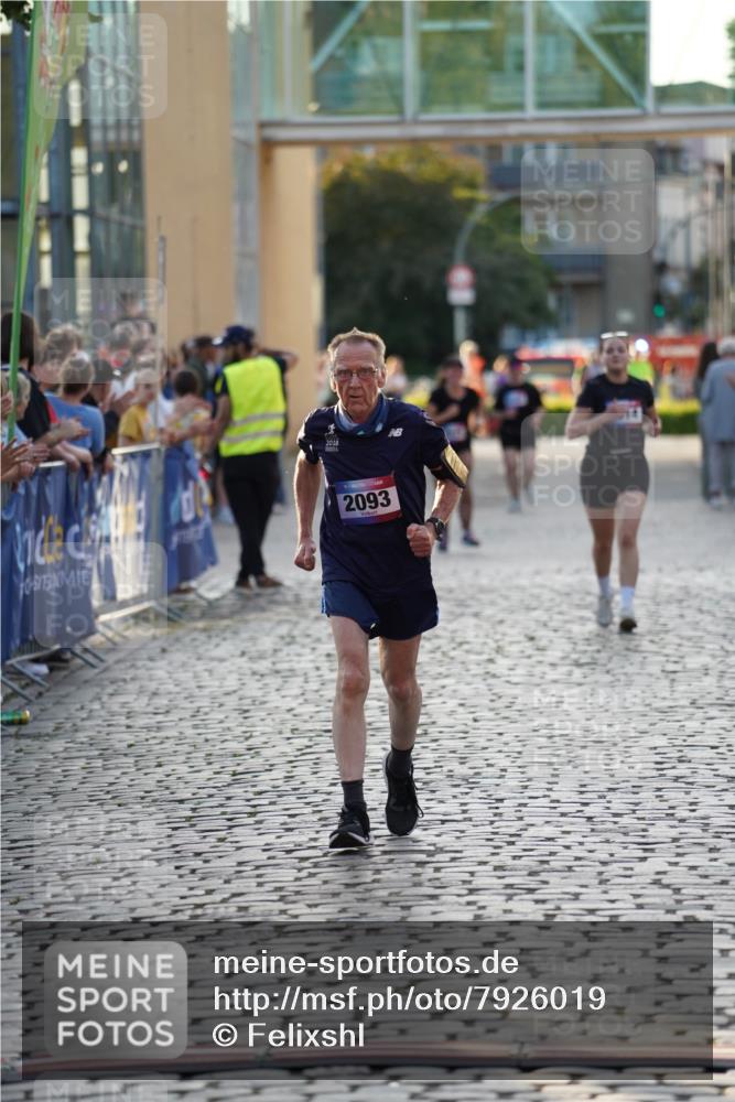 13.06.2025 - Holstenköstenlauf Felixshl http://msf.ph/oto/7926019 13.06.2025 20:12:56 Laufen 2093, 3914 meine-sportfotos.de
